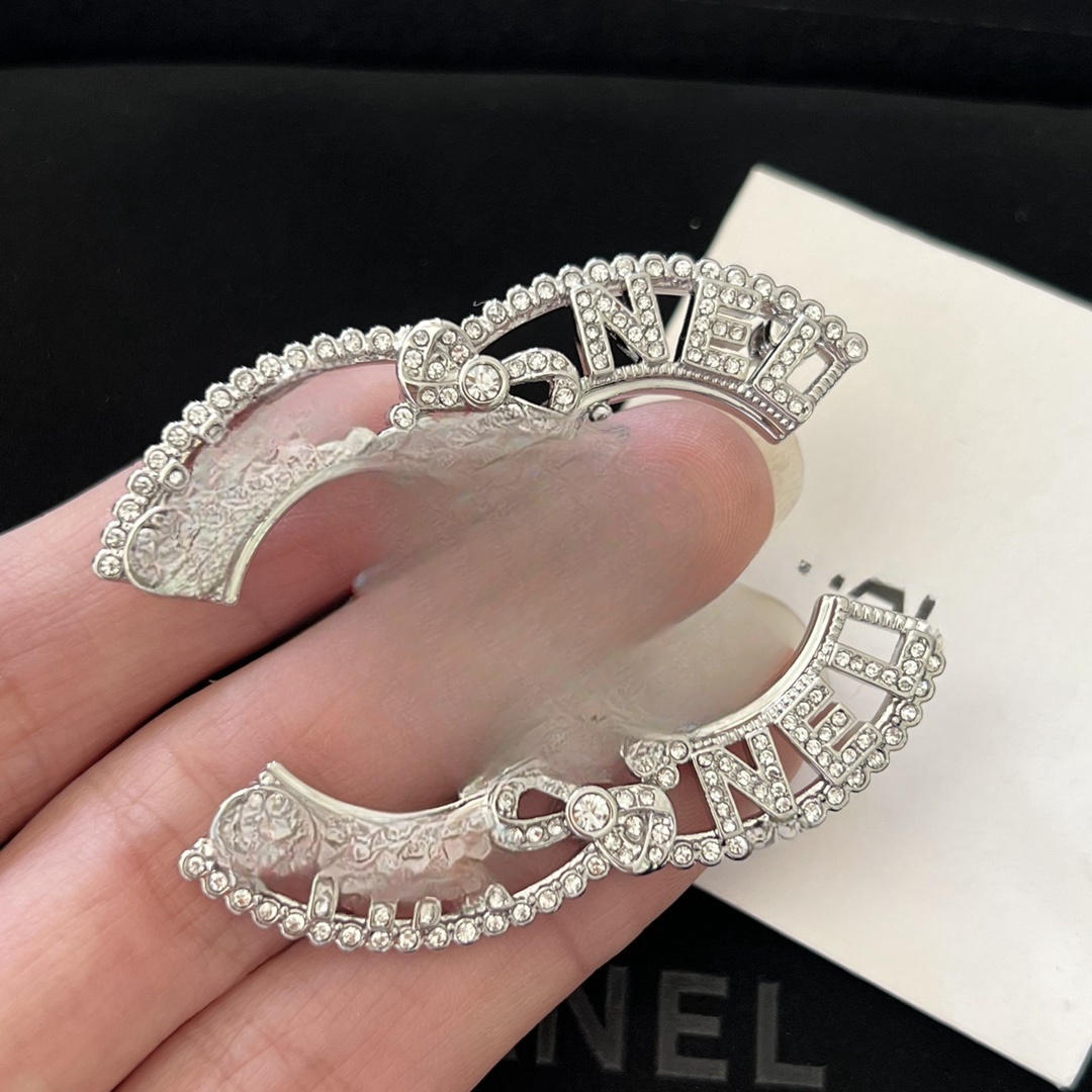 High Version Small Fragrance Bow Set Diamond Joker Brooch Fragrance Home Double Letter Full Drill Pin Corsage Small Fragrant Wind Letter Fashion Bra