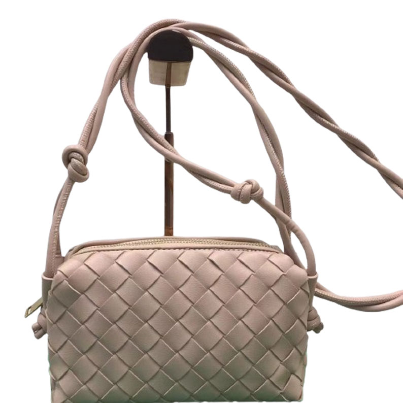 bagsHigh-end Small Square Bag Hand-held Crossbody Bag Fashionable Womens Bag Camera Bag Three-dimensional And Versatile Womens Commuting Bag