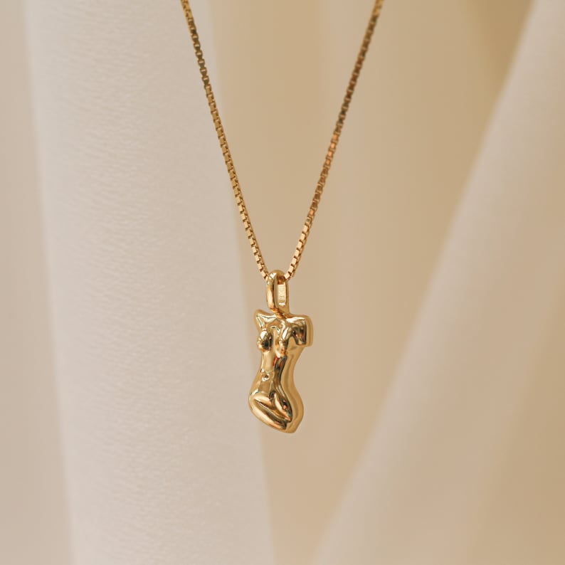 Designer Jewellery High Quality Body Silhouette Pendant Necklace Empowerment Jewelry for Best Friend Gift Textured Inspirational Accessory