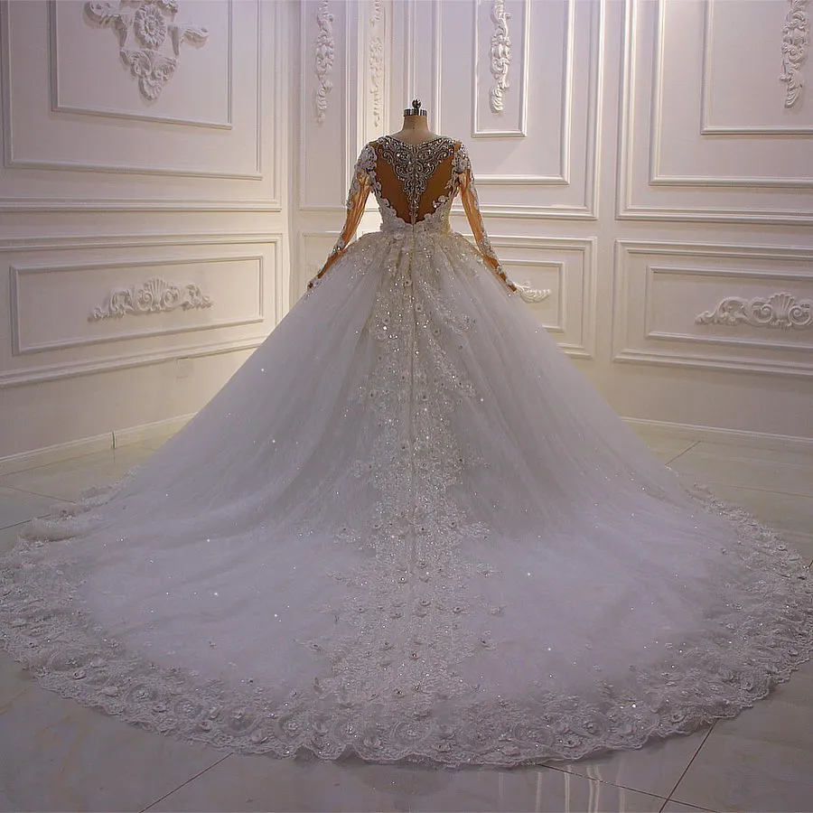 Gorgeous Ballgown Wedding Dresses Bridal Gown Lace Applique Crystals Beaded Long Sleeves Plus Size Vestidos De Novia Custom Made Chapel Garden