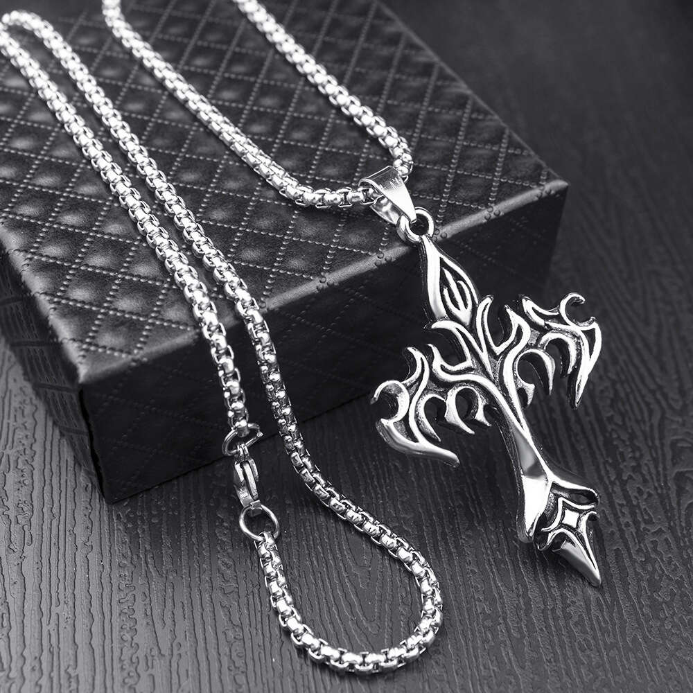 Warrior Mens Cross Emblem Pendant Necklace Simple Skull Taiji Necklaces Stainless Steel Popcorn Chain Party Hip Hop Punk Jewelry Accessories For Men W