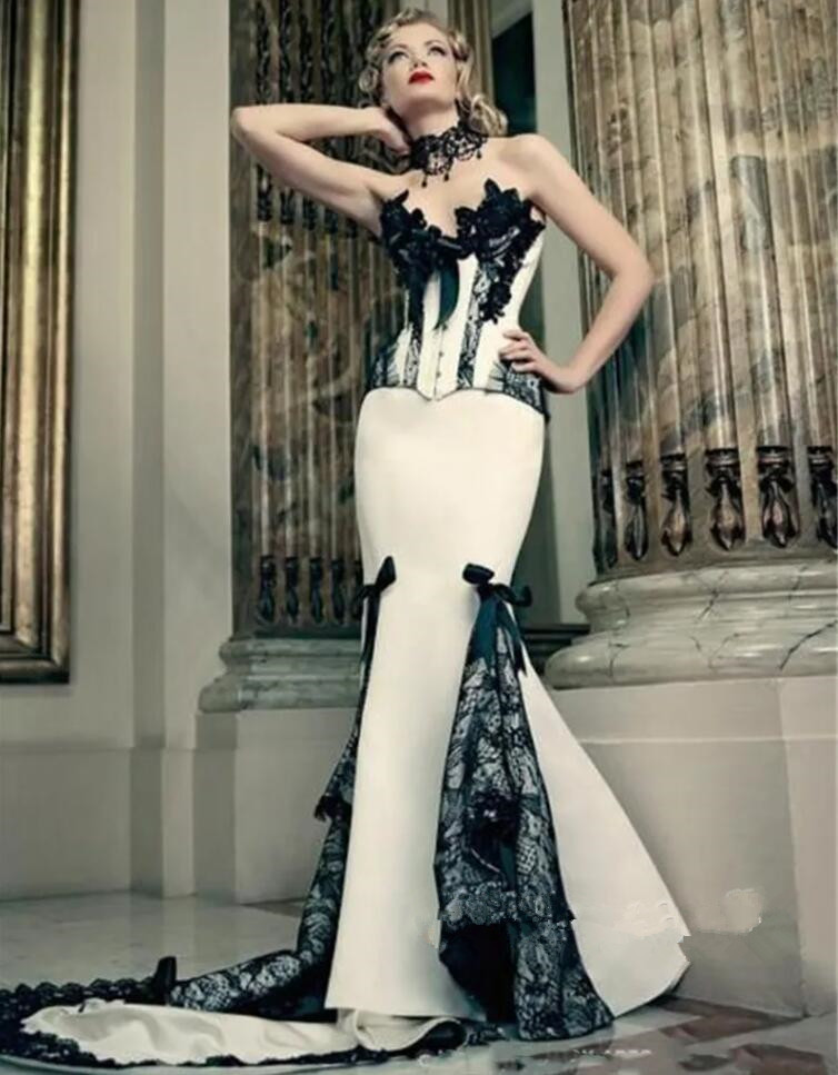 Black White Victorian Gothic Wedding Dresses Boning Lace-up Corset Steampunk Bridal Gown Lace Appliques Sweetehart Dress