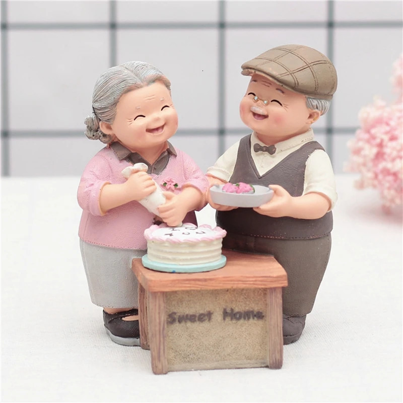 Mini Grandma Grandpa Figures Sweety Lovers Couple Old People Car Cake Desktop Ornament Figurines Miniature Home Decor Decoration 231222