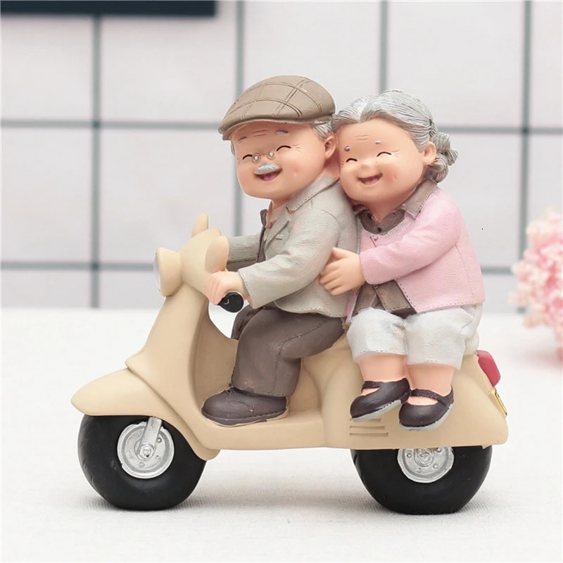 Mini Grandma Grandpa Figures Sweety Lovers Couple Old People Car Cake Desktop Ornament Figurines Miniature Home Decor Decoration 231222