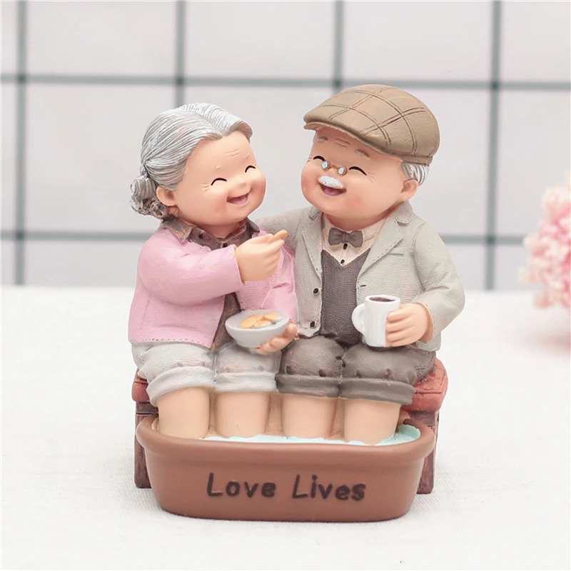 Mini Grandma Grandpa Figures Sweety Lovers Couple Old People Car Cake Desktop Ornament Figurines Miniature Home Decor Decoration 231222