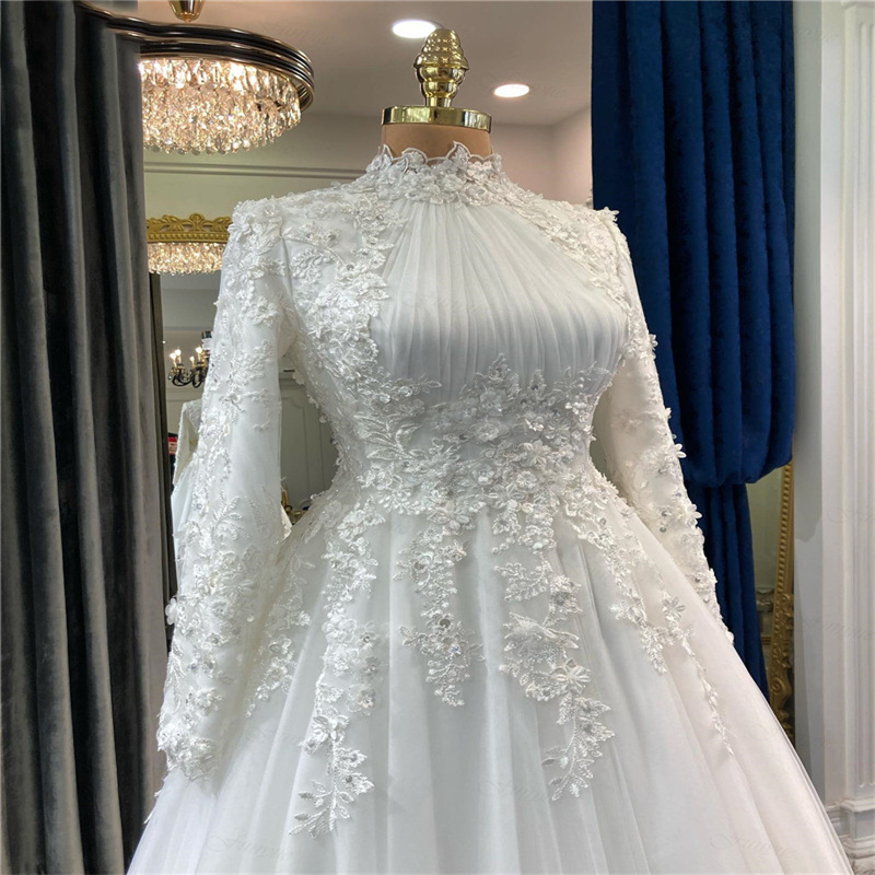 Elegant Muslim Wedding Dress For Bride 2024 Appliques Flowers Arabic Dubai Long Sleeves Bridal Dress Tulle A line High Neck Church Country Bride Gown 