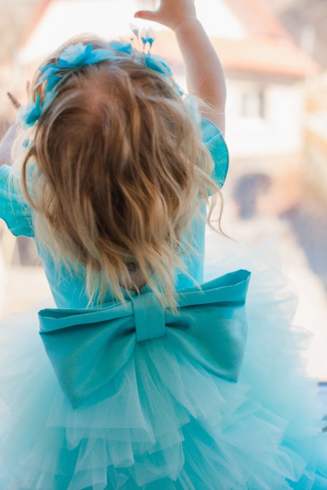 Gorgeous Tiered Sky Blue Girls Pageant Dress High Low Birthday Party Kids Formal Wear Ruffles Sleeve Jewel Neck Long Train Wedding Flower Girl Dresses