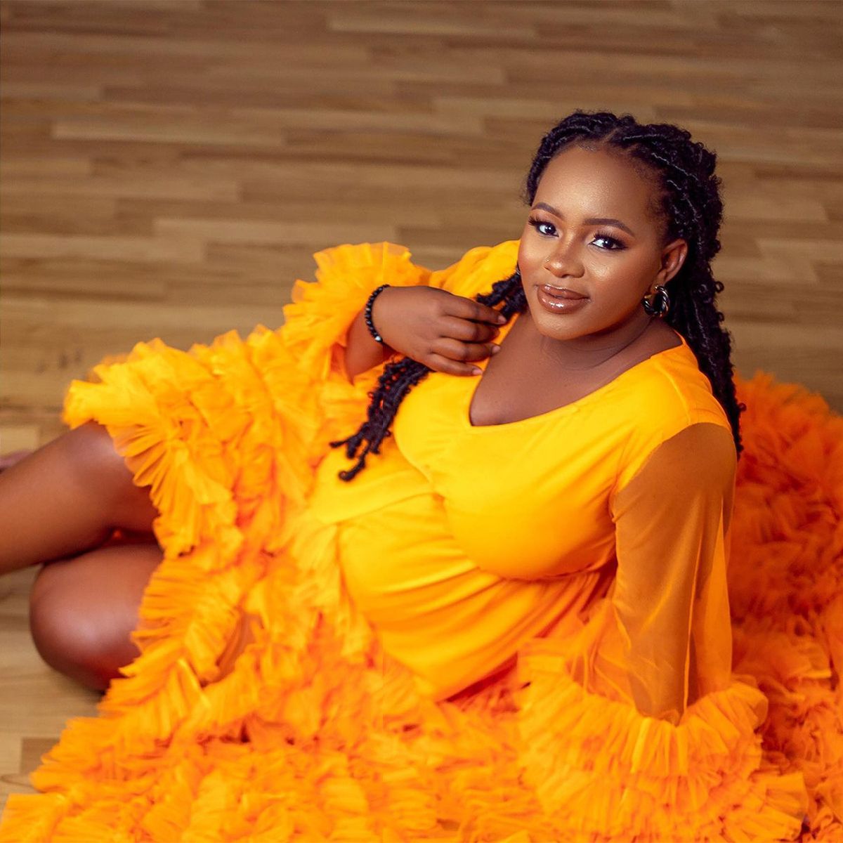 2024 Prom Dresses Ruffles Yellow Tulle Kimono Women Robe for Photoshoot V Neck Evening Gowns African Cape Cloak Maternity Dress Photography Babyshower