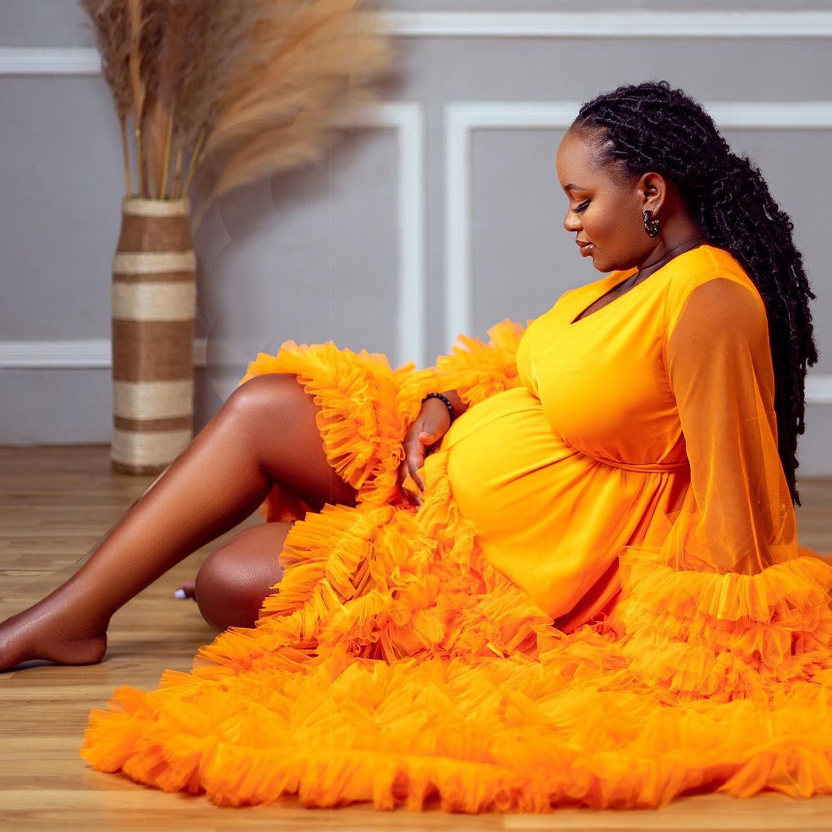 2024 Prom Dresses Ruffles Yellow Tulle Kimono Women Robe for Photoshoot V Neck Evening Gowns African Cape Cloak Maternity Dress Photography Babyshower