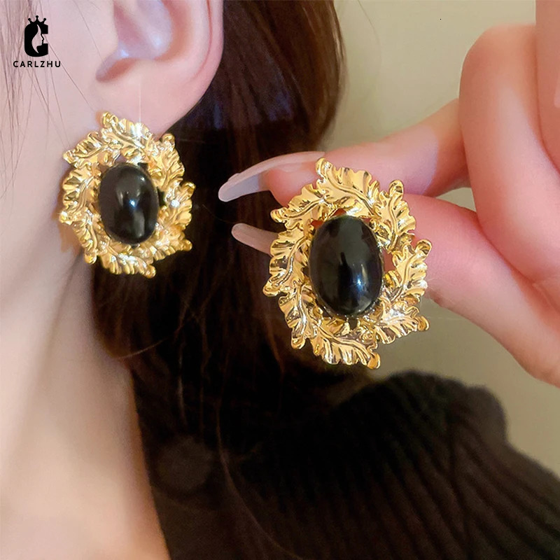 Medieval Vintage Acrylic Oval Metal Leaf Geometric Stud Earrings French Court Style Elegant Earring for Women Female Jewelry 231225