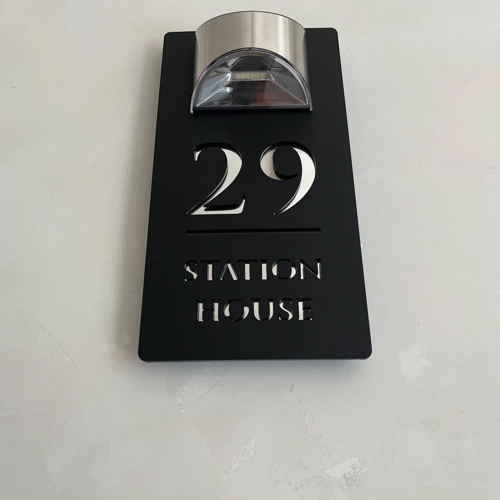 29cm Premium Solar House Sign LED Illuminated Laser Cut Contemporary Modern Door Number Plaque Matte Black White Mirror Silver 231226