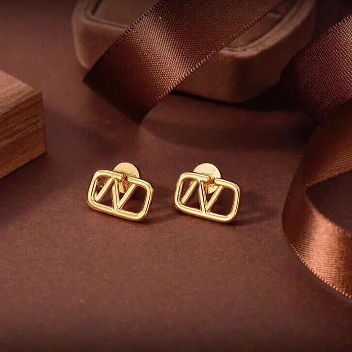 Designer Diamonds Earrings Stud Luxury Jewelry Charm Pearl Pendant Earings Studs Women Hoop Earring Stud Silver Earing Gift Bijoux De Luxe Orecchini 2312276D