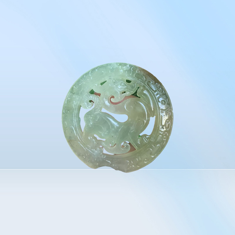 China Xiu Jade Stone Carved Fu foo Dog Lion Amulets longevity Luck Jade pendant3878844