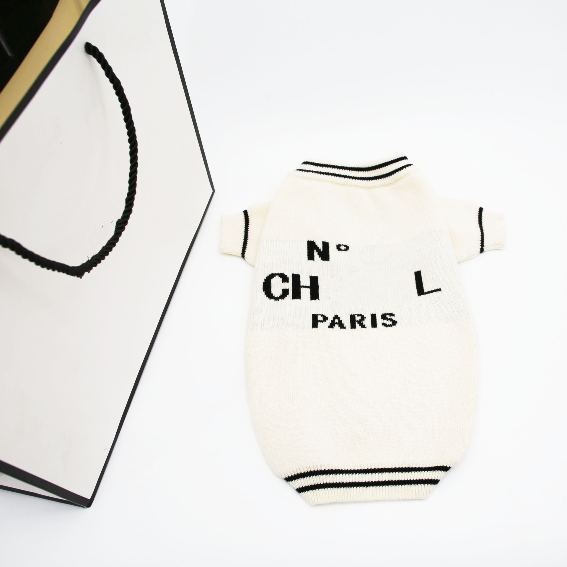 Luxury Designer Autumn/Winter Milk White Dog Classic Letter Logo Striped Cat Knitted Sweater Teddy Schnauzer Bomei Pet Pure Cotton Warm Coat