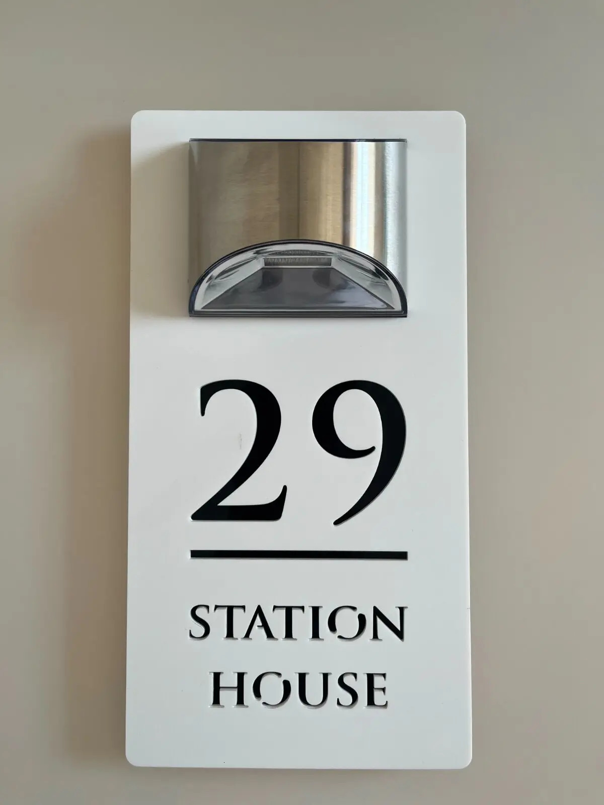 29cm Premium Solar House Sign LED Illuminated Laser Cut Contemporary Modern Door Number Plaque Matte Black White Mirror Silver 231226