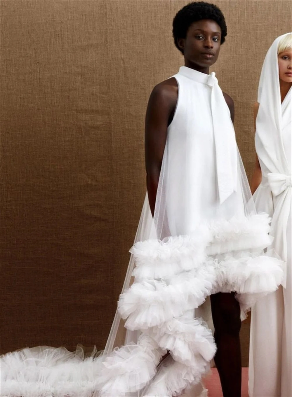 Sexy White High Low Prom Dress 2024 High Neck Ruffles Train Tulle Women Formal Prom Birthday Gown Celebrity Wear Robe De Soiree