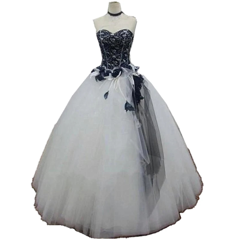 Black And White Gothic Wedding Dress With Hand Made Flowers Lace Appliques Sweetheart Neck Sleeveless Floor Length A Line Bridal Gowns Vintage Plus Si