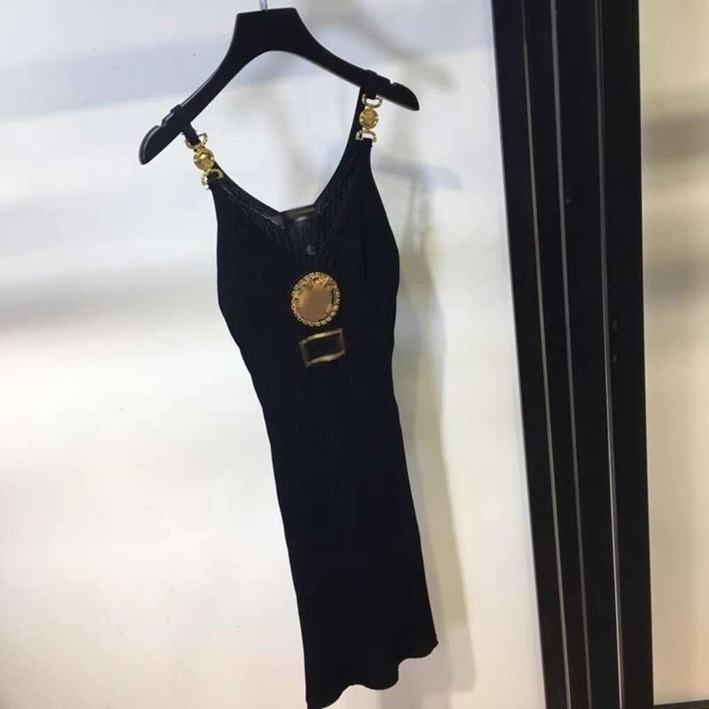 Summer Casual Dress Designer Skirt Womens Sexy V-neck Sleeveless Metal Buckle Suspender Dresses Knitted Hip Wrap Dress