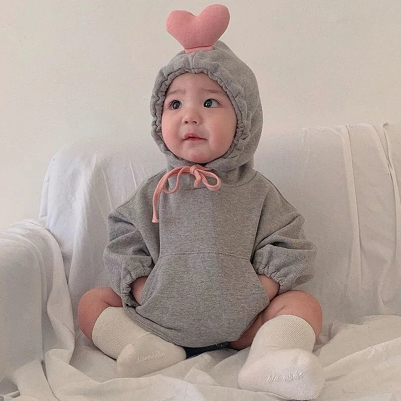 2023 Spring Autumn Baby Girls Clothes Set Cotton Hoodie Patchwork Love Drawstring Romper Suit Skinny Pants Socks Toddler Outfits 231228