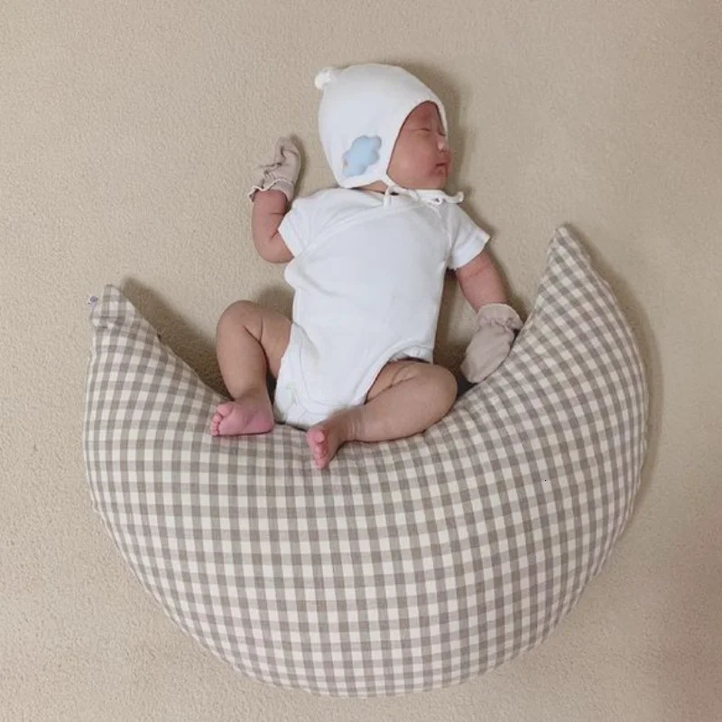 INS Baby Moon Soothing Pillow Plaid Super Soft Children's Sleeping Breastfeeding Cushion born Bedding Decoration 60cm 231228