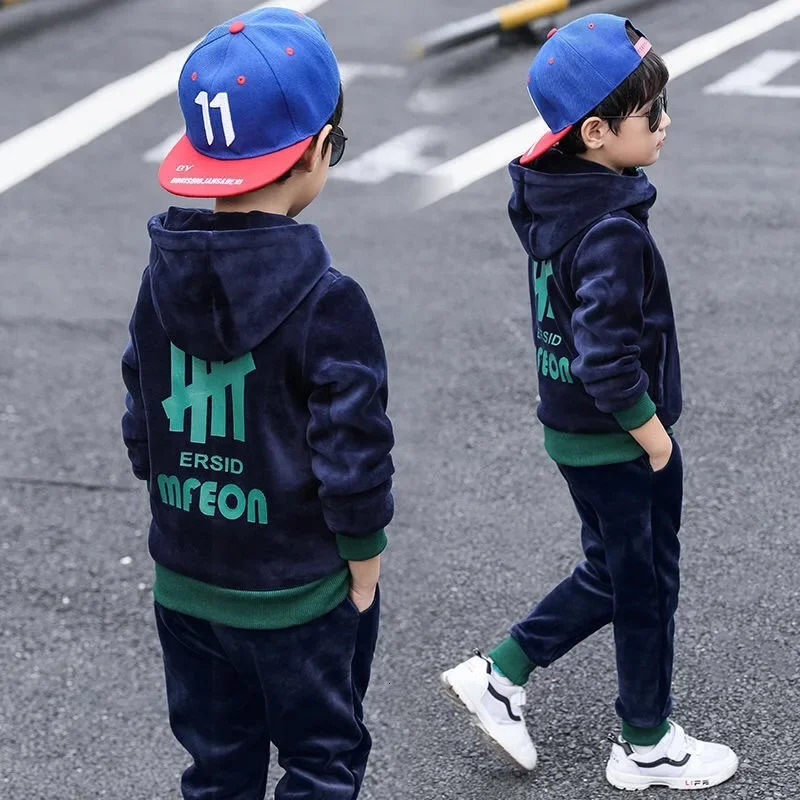 Children Clothing Set Double sided Velvet Fashion Letter Hooded 2PCS Hoodies Coat Pants Kids Boys Tracksuit for Autumn Winter 231228