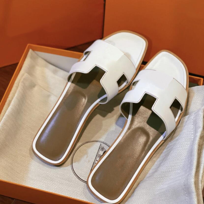 2024 Designer leather ladies sandals summer flat shoes fashion beach women slippers letter drag with dust bag 35-43