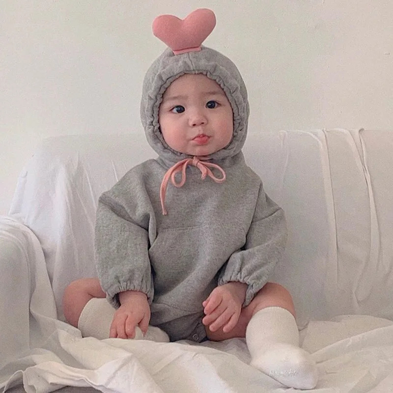 2023 Spring Autumn Baby Girls Clothes Set Cotton Hoodie Patchwork Love Drawstring Romper Suit Skinny Pants Socks Toddler Outfits 231228