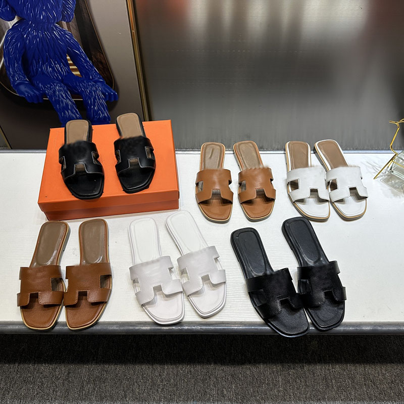 Luxury Women's Slippers Smooth Block Summer Sandals Sandals Women's Classic Brand Leisure Women's External Slippers Beach Leather