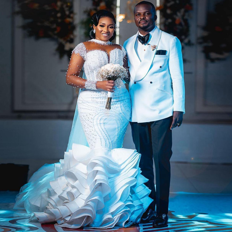 Plus Size Aso Ebi Wedding Dresses Sheer Neck Illusion Long Sleeves Tulle Lace Bridal Gowns for African Nigeria Black Women Tiered Mermaid Pearls Marri