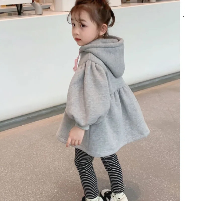 Girls Sweatshirt Hooded Korean Version Fleece Thickened Plush Top Baby Autumn Winter Style Kids Tops Clothes 240103