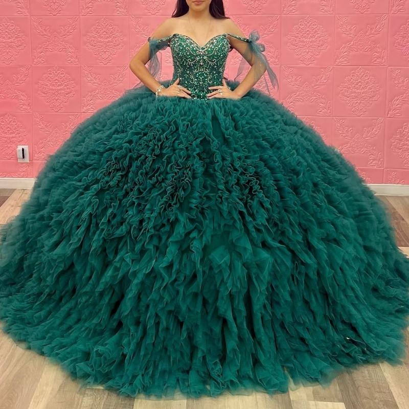 2025 Green Quinceanera Dresses Beading Crystal Tiered Tull Elegent Ball Gown Off The Shoulder Sweet 16 Princess Vestidos De 15 Girls