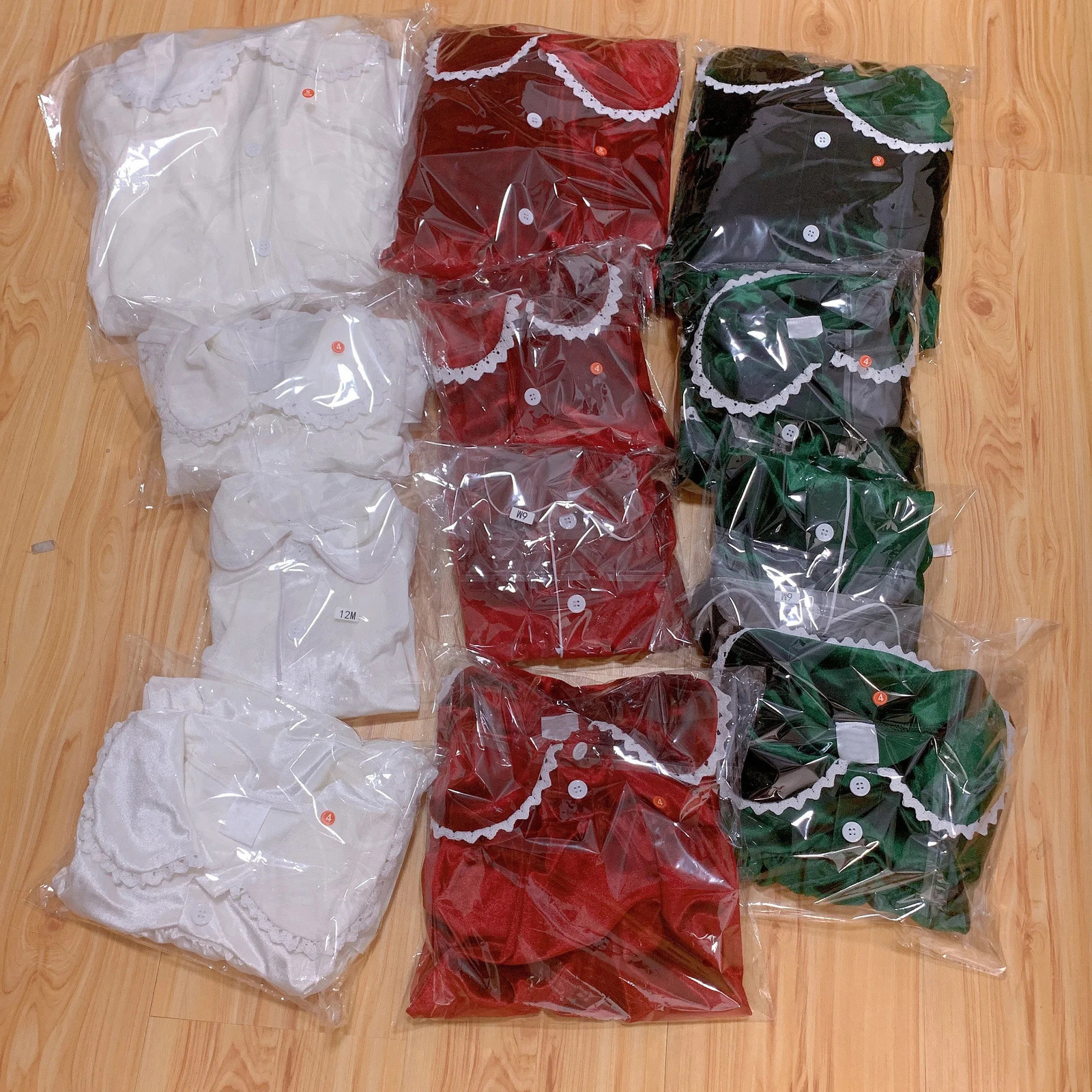 2023 Winter Family Christmas Matching Outfits Kids Clothes Girls Boys Red Velvet Pyjamas Green Cream White PJS Set Sleepwear 231228