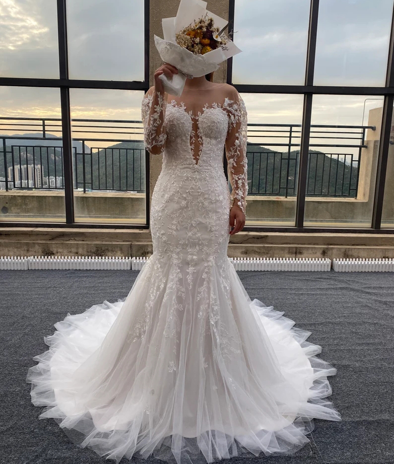 2024 Sexy Wedding Dresses Bridal Gowns Lace Appliques Crystal Beads Illusion Mermaid Long Sleeves Custom Country Plus Size Sweep Train Overskirts 0513