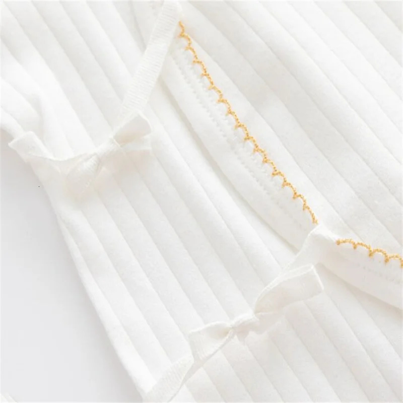 Lawadka 0 6M Spring Baby Girls Boys Romper Hat Cotton White Clothes For Fashion Infant Jumpsuit born Babies 0 to 3 M 231228