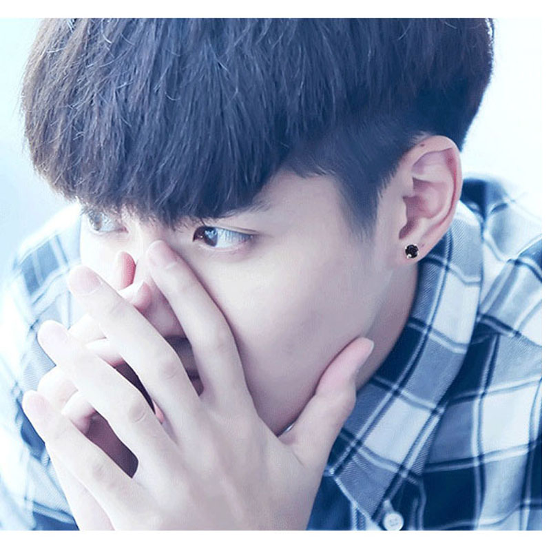 18K Real White Gold Plated 4 Claws Zirconia Stud Earrings for Men Women Lovers Crystal Couple Earrings Elegant Black White Men's Zircon Diamond E