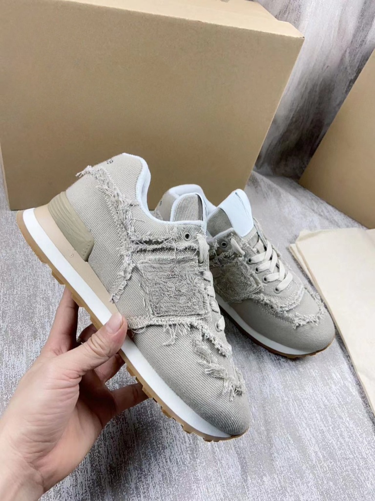 24ss Hot casual sneakers Imitation of the old vintage broken raw edge is very random and can reflect the tannin beauty,design rough to do the style of old destruction