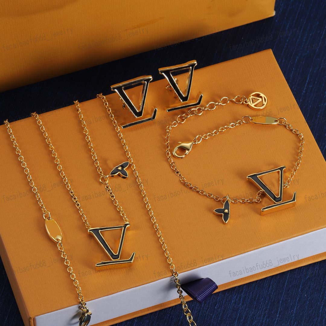 Black enamel, classic Roman Alphabet earrings, designer necklaces, bracelets, earrings, high quality brass material, jewelry set