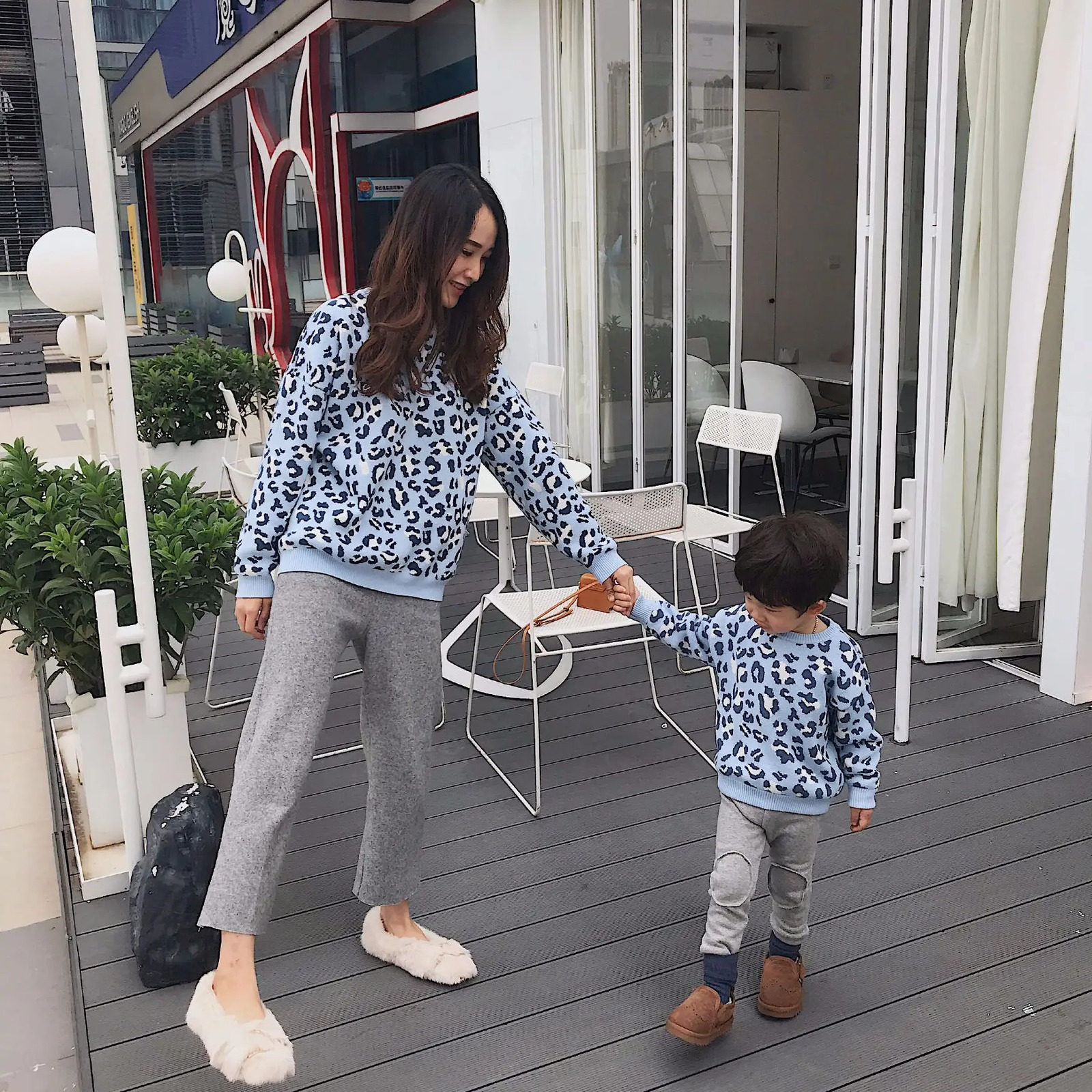 Tonytaobaby Winterwear Baby Leopard Knitted Jacquard Plush Sweater Parent-Child Dress 231229