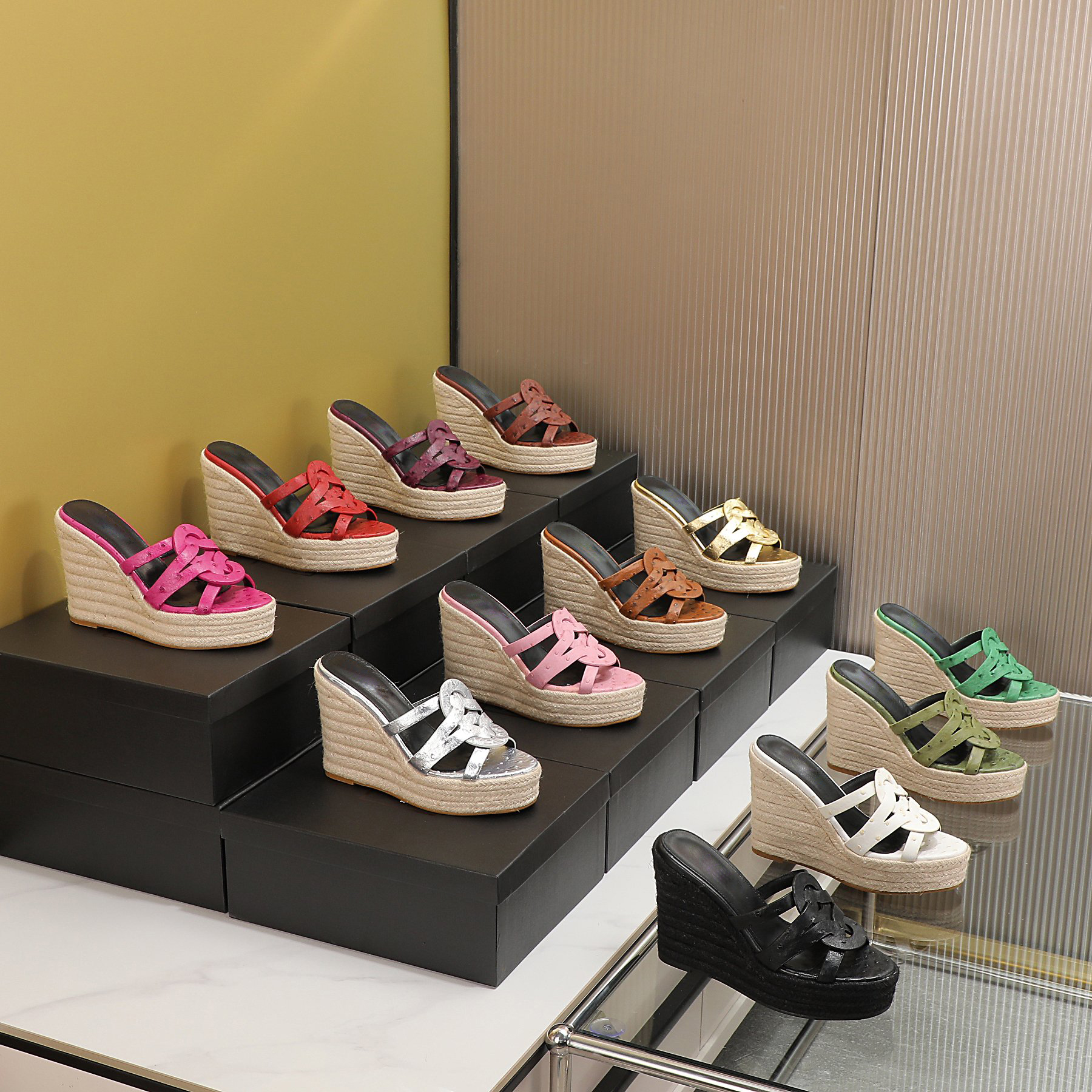 Designer Luxury 100% real leather Brand slippers with the best quality straight line slippers high heels sandals waterproof platform thick sole open toe slippers