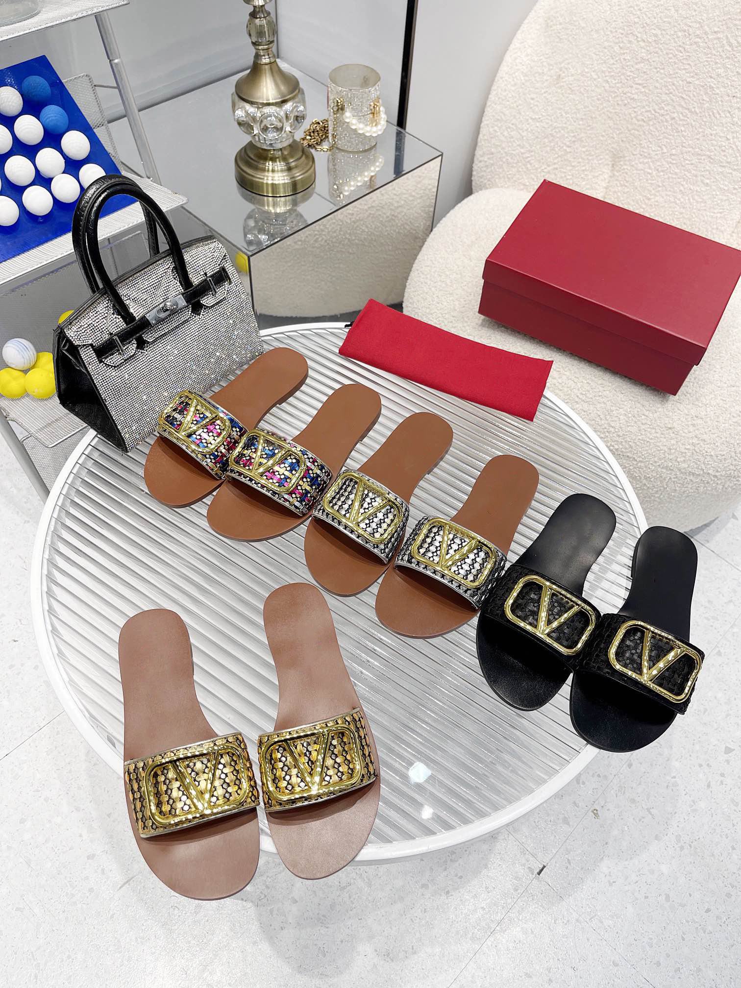 Stylish Women's Flat Slipper classic slingback pump sandal woven small metallic nappa strips Outdoor Slippers Designer Luxury Fashion Ladies Beach Flat Flip Flops, Customized
Stylish Women's Flat Slipper classic slingback pump sandal woven small metallic nappa strips Outdoor Slippers Designer Luxury Fashion Ladies Beach Flat Flip Flops, Customized