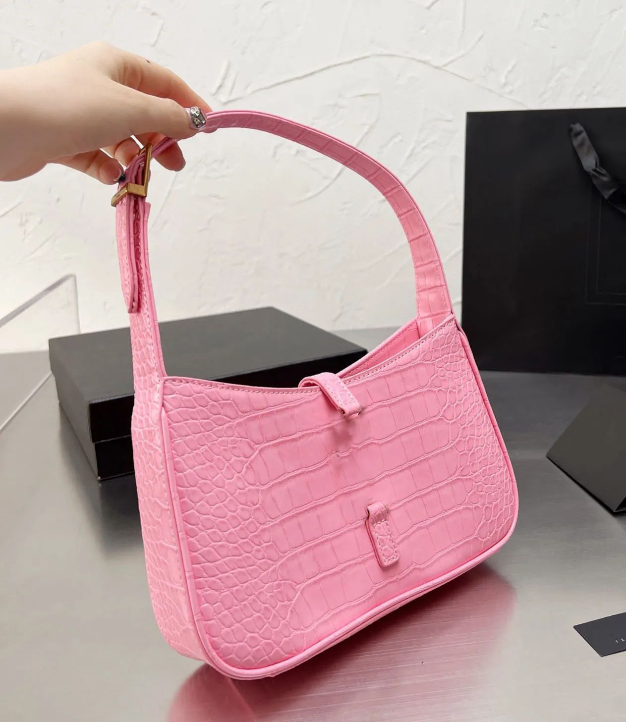 underarm hobo designer shoulder bag Women Leather adjustable chain Top Quality saddle bag pink Evening Bags Ladies envelope bag, 2-6
underarm hobo designer shoulder bag Women Leather adjustable chain Top Quality saddle bag pink Evening Bags Ladies envelope bag, 2-6
