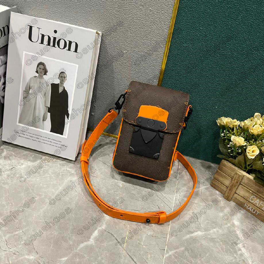 23SS Radiant Sun S-Lock Vertical Wearable Wallet M82535 Mens Phone Bag M82568 Mineral Gray Monograms Macassar Purse Designer Luxury Shoulder Crossbody Bags
23SS Radiant Sun S-Lock Vertical Wearable Wallet M82535 Mens Phone Bag M82568 Mineral Gray Monograms Macassar Purse Designer Luxury Shoulder Crossbody Bags