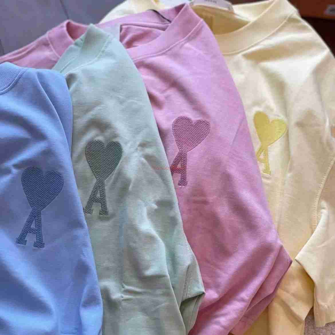 Ami Designer Fashion Clothing Tees Tshirts Correct Edition Ami Embroidery Love Short Sleeve Tshirt Makaron Letter Matching Color Mens Womens Loose Cotton Couple St, Green
Ami Designer Fashion Clothing Tees Tshirts Correct Edition Ami Embroidery Love Short Sleeve Tshirt Makaron Letter Matching Color Mens Womens Loose Cotton Couple St, Green