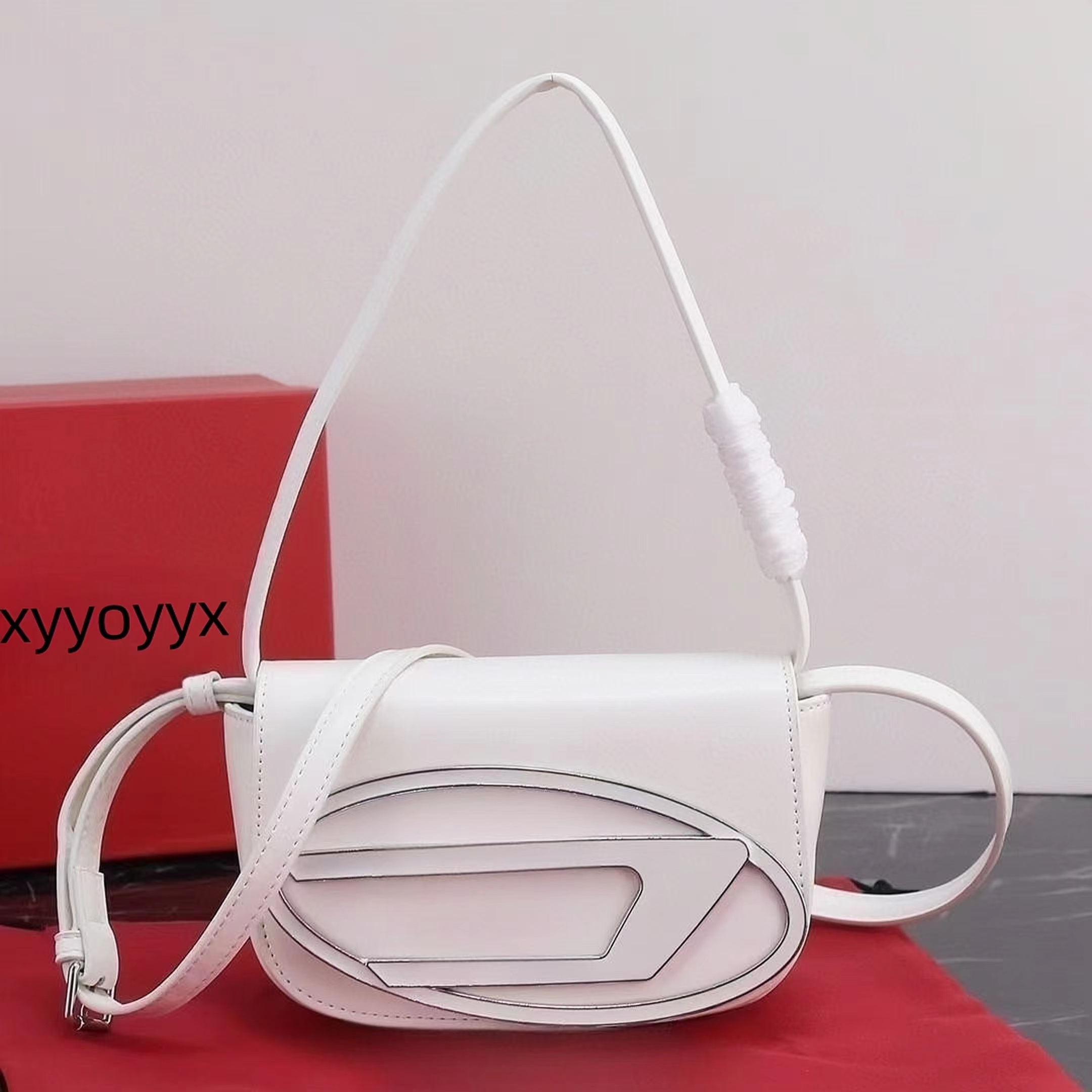 New product launched Dingdang cross body bag technological advanced Texture matching Plain Artwork Multiple Colors Genuine Leather crossbody bag designer bag, 05
New product launched Dingdang cross body bag technological advanced Texture matching Plain Artwork Multiple Colors Genuine Leather crossbody bag designer bag, 05