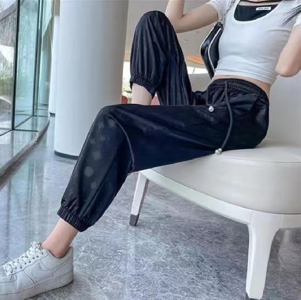 Designer casual women's pants Summer sweatpants Luxury high-waisted comfortable breathable nine-quarter pants, Black
Designer casual women's pants Summer sweatpants Luxury high-waisted comfortable breathable nine-quarter pants, Black