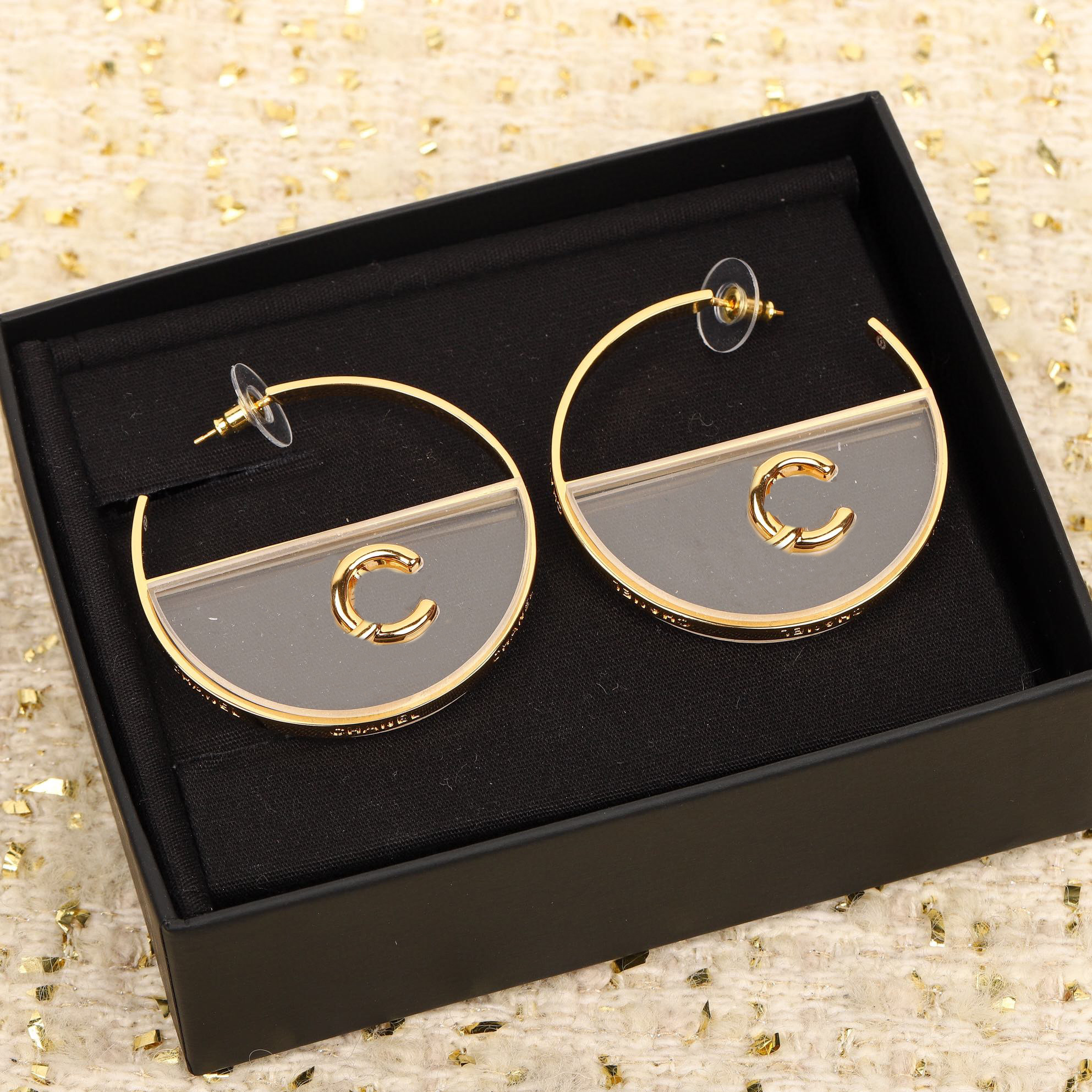 2023 Luxury quality Charm round shape drop earring with transparent color design in 18k gold plated have box tamp PS7251B
2023 Luxury quality Charm round shape drop earring with transparent color design in 18k gold plated have box tamp PS7251B