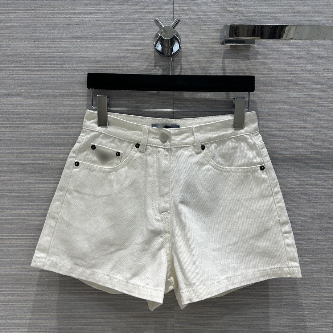 Women' Brand Same Style Shorts 2023 New Summer Autumn Fashion Flare Designer Luxury Women Trousers 0702-6, White
Women' Brand Same Style Shorts 2023 New Summer Autumn Fashion Flare Designer Luxury Women Trousers 0702-6, White