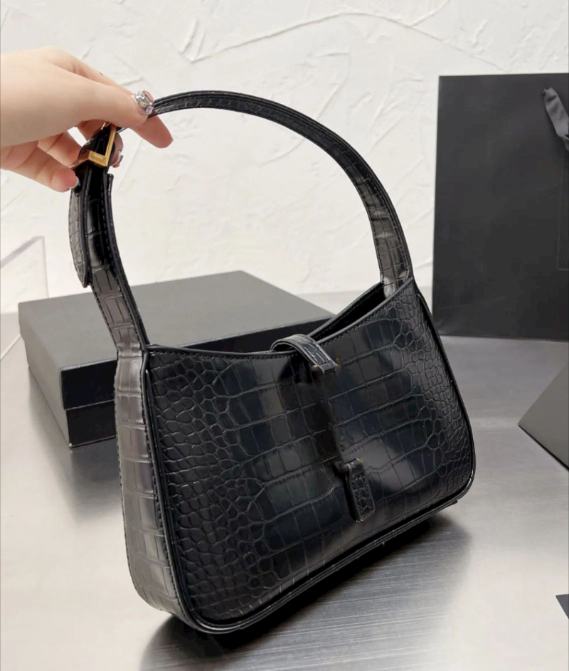 LE5A7 Luxury Handbags shoulder bags women Chest pack lady Tote chains Alligator leather handbag presbyopic Hobo Crocodile purse, 2-6
LE5A7 Luxury Handbags shoulder bags women Chest pack lady Tote chains Alligator leather handbag presbyopic Hobo Crocodile purse, 2-6