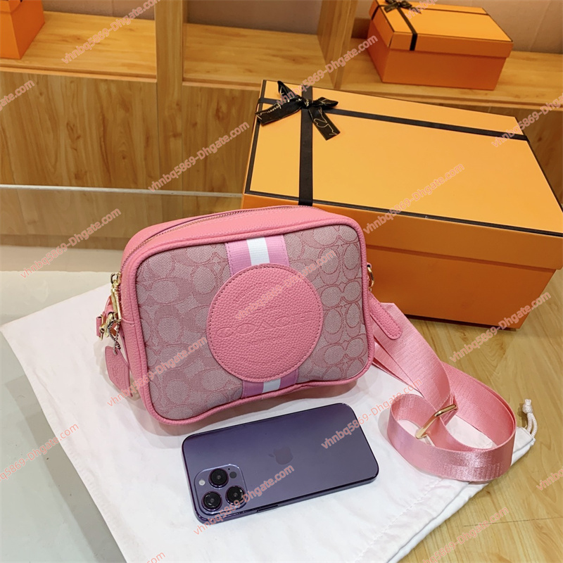 Desigenrs Shoulder Bags Womens Crossbody Tote Luxury Shopping Bags Tabby Pillow Totes bag Top Quality Canvas Leather Handbags Coach Large Purse Clutch Wallet
Desigenrs Shoulder Bags Womens Crossbody Tote Luxury Shopping Bags Tabby Pillow Totes bag Top Quality Canvas Leather Handbags Coach Large Purse Clutch Wallet