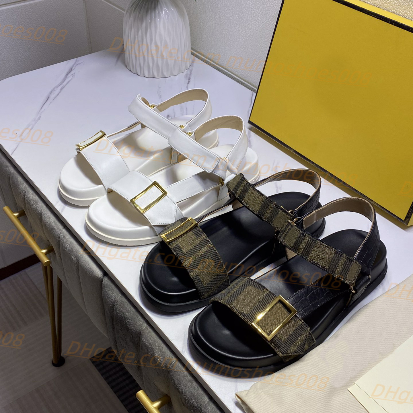 Top quality Designer slides Fashion Sandals All match Roman Sandals Luxury Real Leather Adjustable Buckle Strap presbyopia Slippers shoes sandals wholesale shoes, Color#1
Top quality Designer slides Fashion Sandals All match Roman Sandals Luxury Real Leather Adjustable Buckle Strap presbyopia Slippers shoes sandals wholesale shoes, Color#1